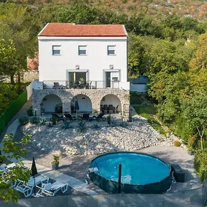 https://kuca-za-odmor-dino.primorje-gorskikotar.com