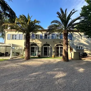 https://appartement-de-charme-grimaud.fr-provencehotel.com